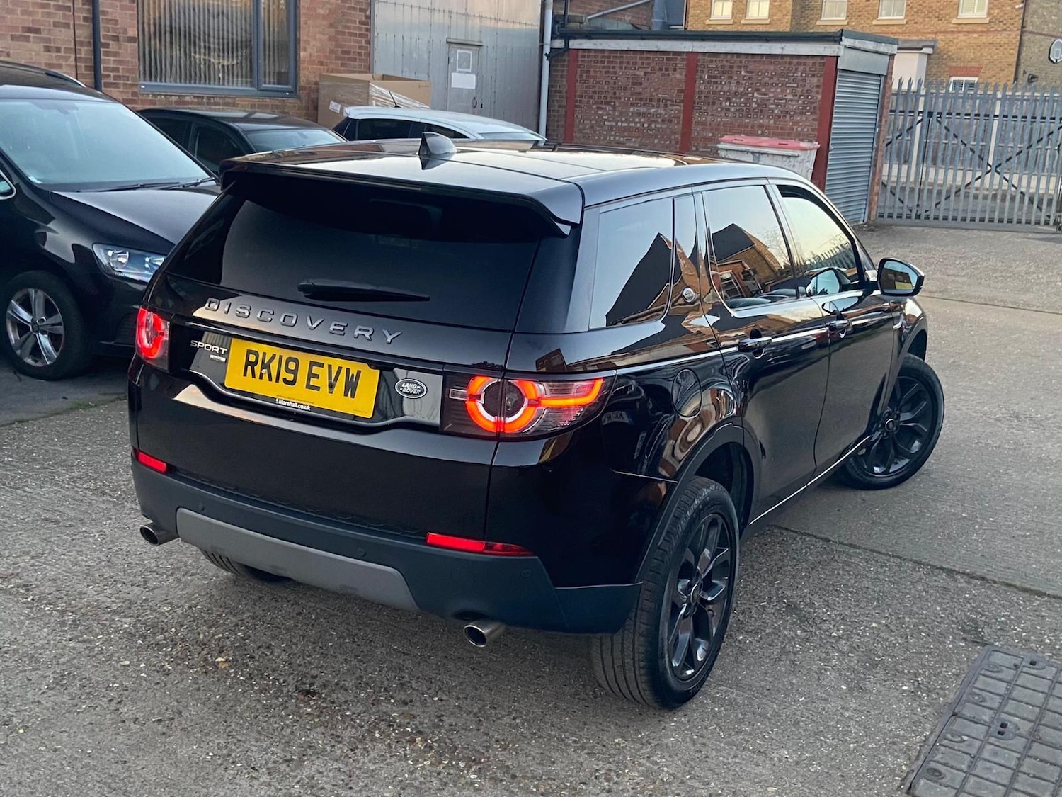 Used Land Rover Discovery Sport for sale - 78062692: Photo 3