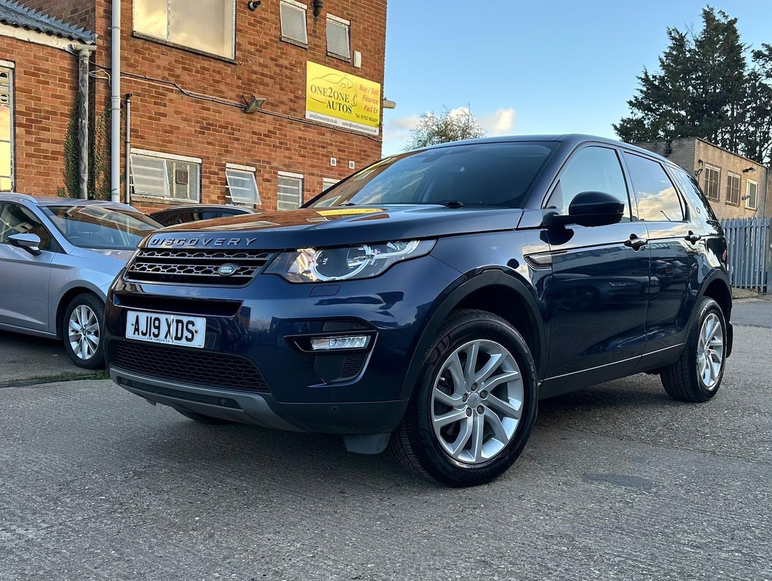 Used Land Rover Discovery Sport 2019 for sale - 77839064: Photo 2