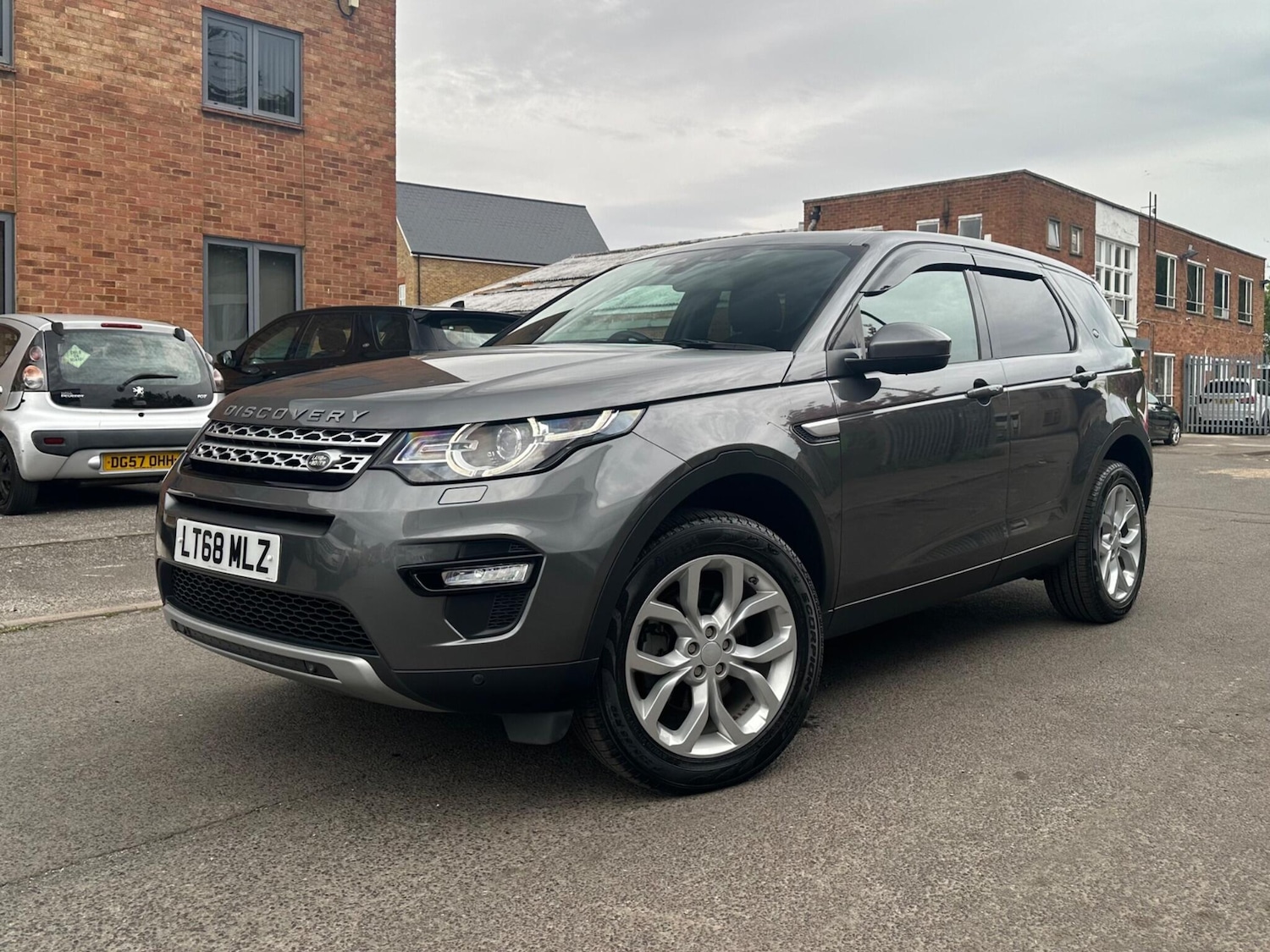 Used Land Rover Discovery Sport for sale - 78214250: Photo 2