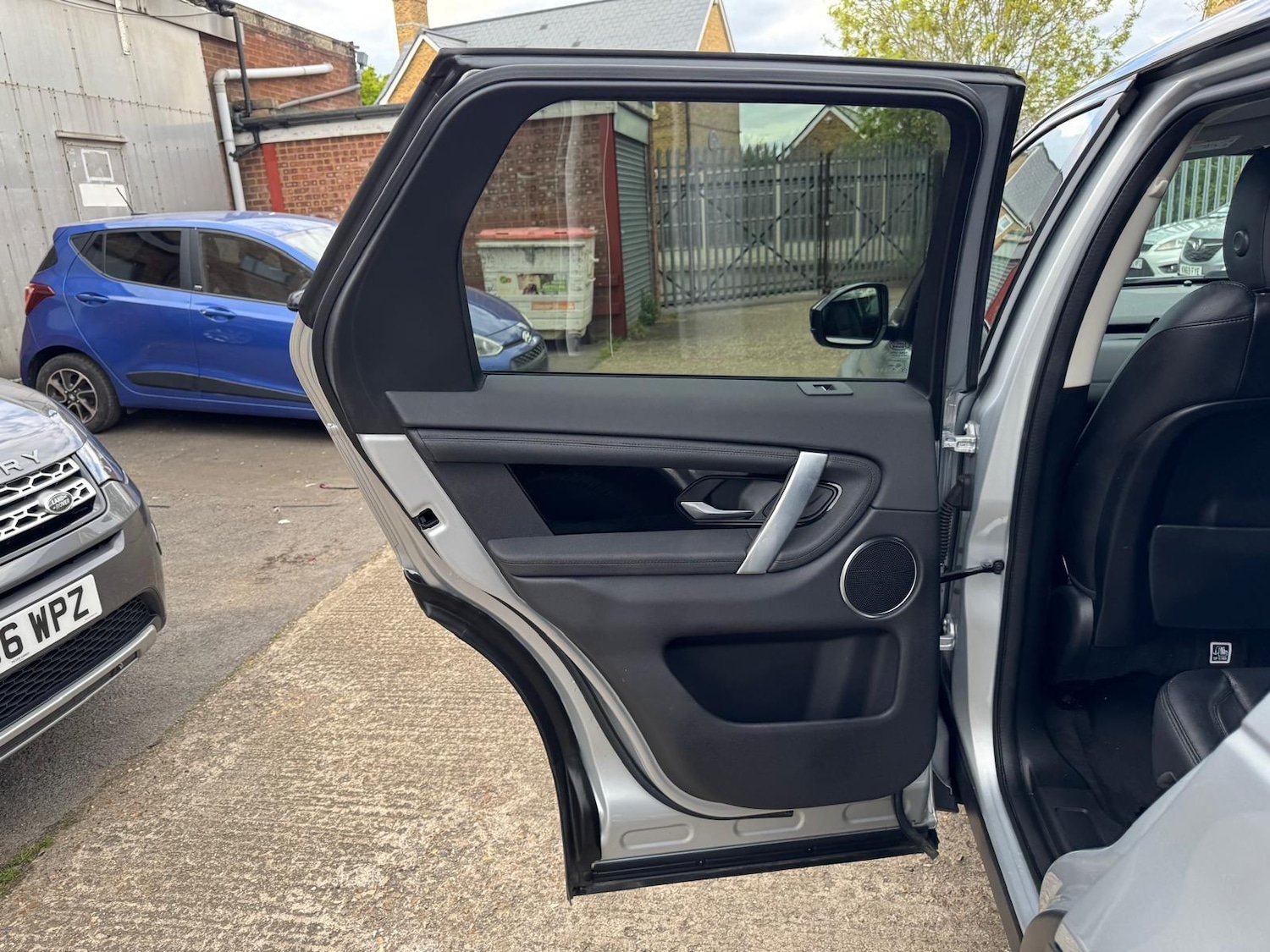 Used Land Rover Discovery Sport 2020 for sale - 76690010: Photo 28