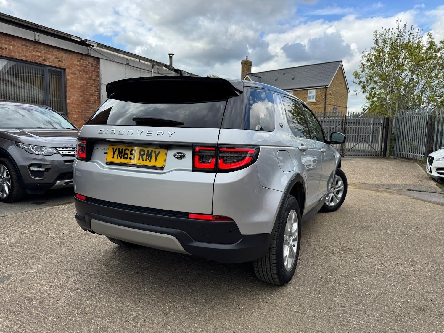 Used Land Rover Discovery Sport 2020 for sale - 76690010: Photo 3