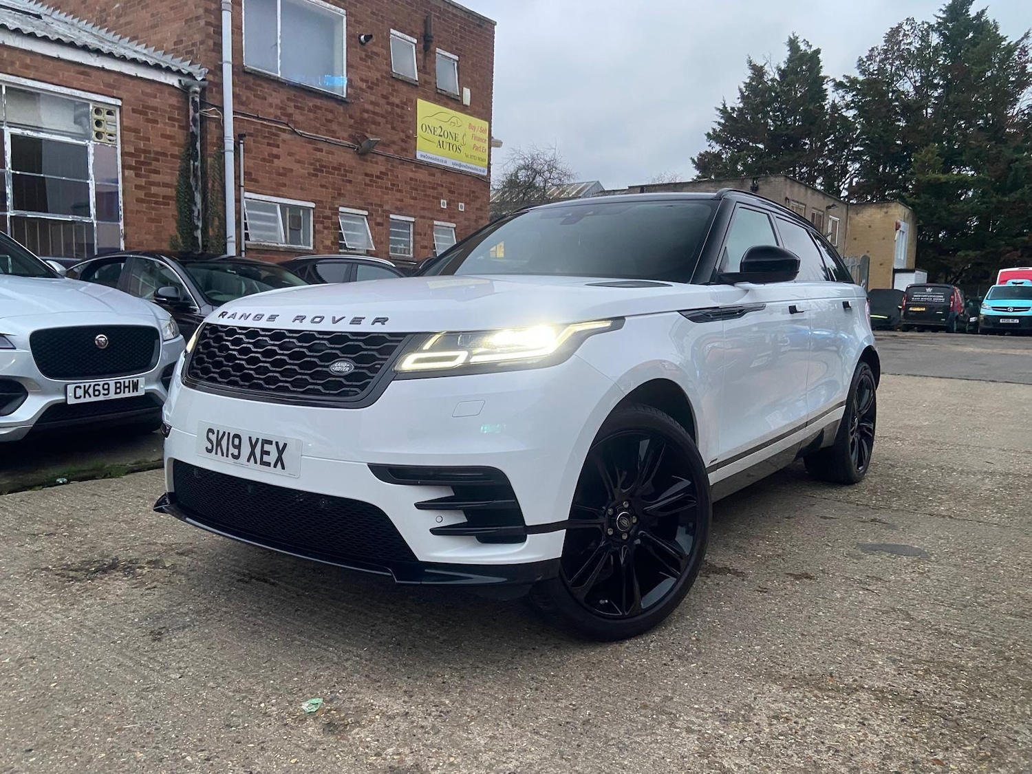 Used Land Rover Range Rover Velar 2019 for sale - 77052459: Photo 2