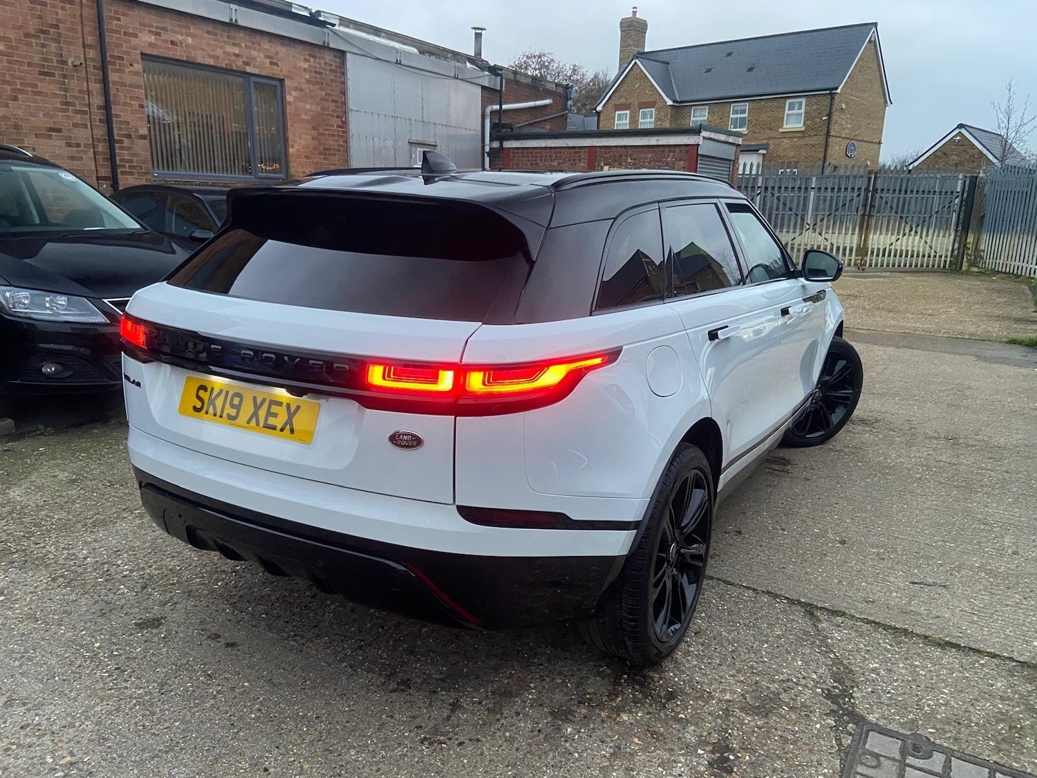 Used Land Rover Range Rover Velar 2019 for sale - 77052459: Photo 3