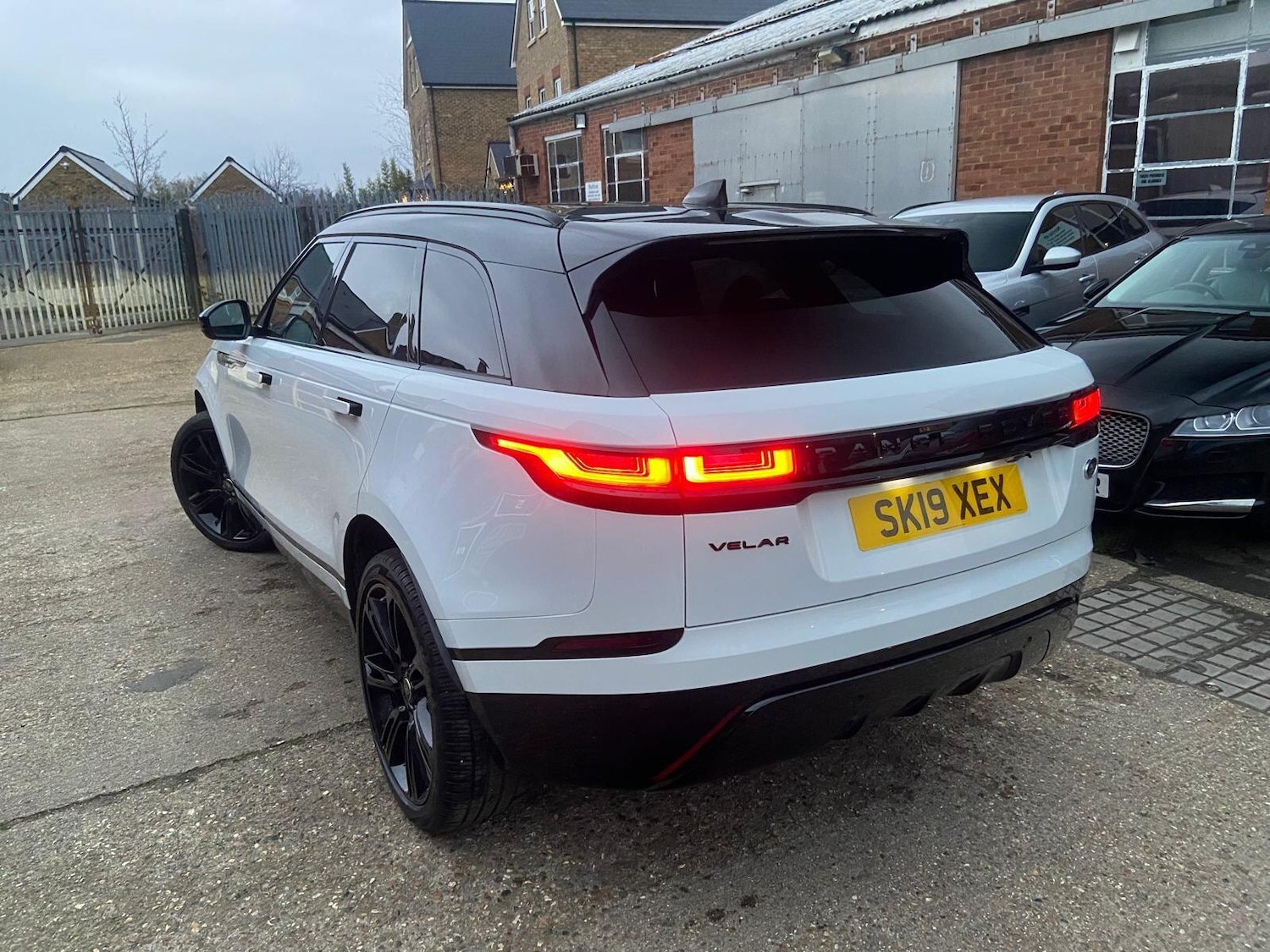 Used Land Rover Range Rover Velar 2019 for sale - 77052459: Photo 4