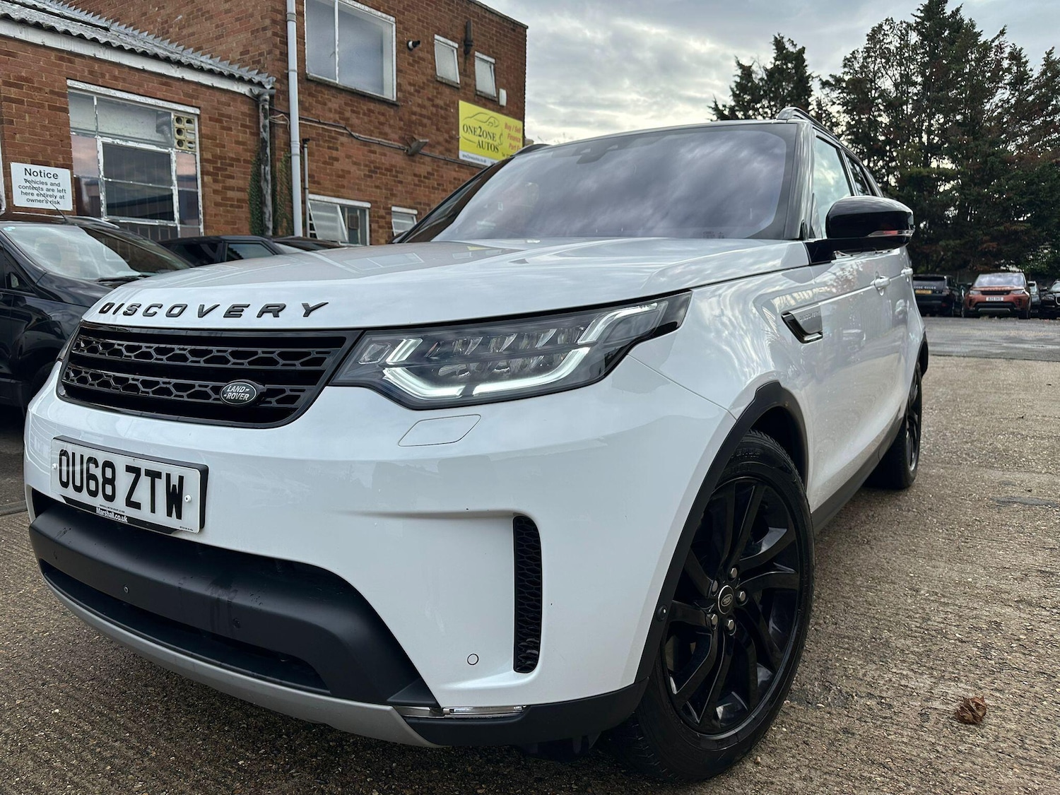 Used Land Rover Discovery 2018 for sale - 76499686: Photo 3