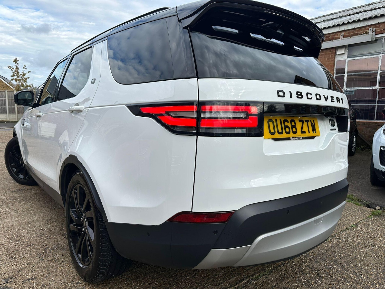 Used Land Rover Discovery 2018 for sale - 76499686: Photo 4