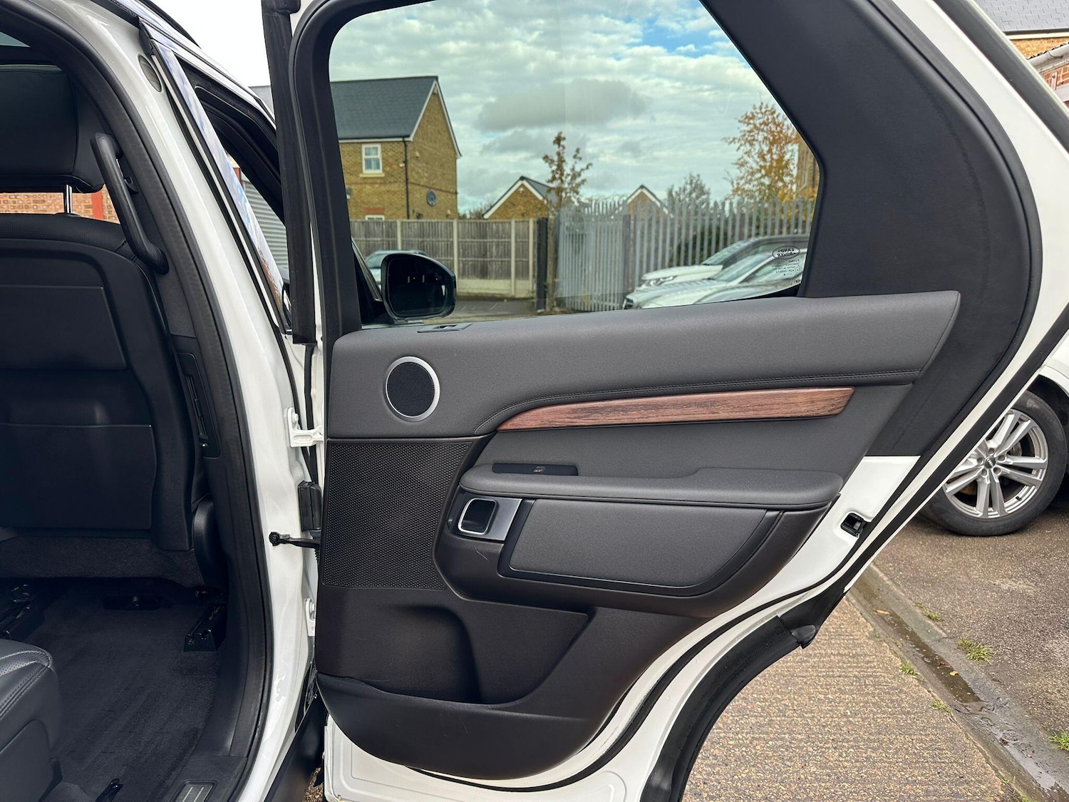 Used Land Rover Discovery 2018 for sale - 76499686: Photo 40