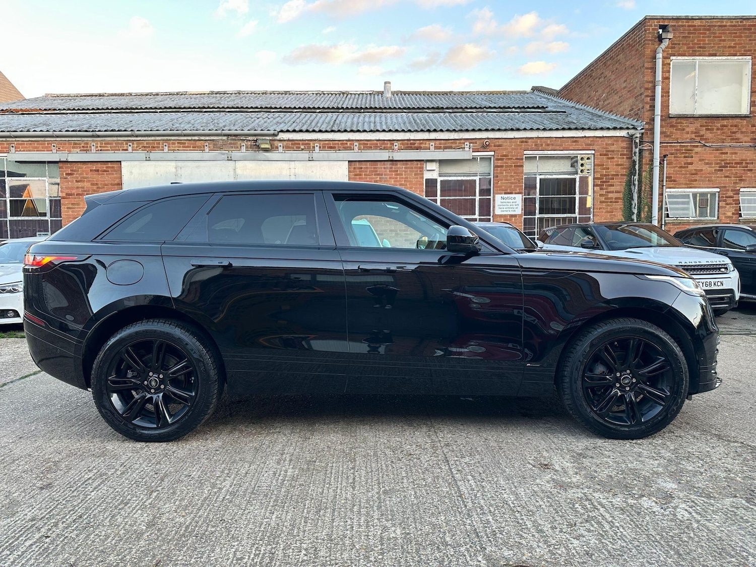 Used Land Rover Range Rover Velar 2018 for sale - 76522299: Photo 11