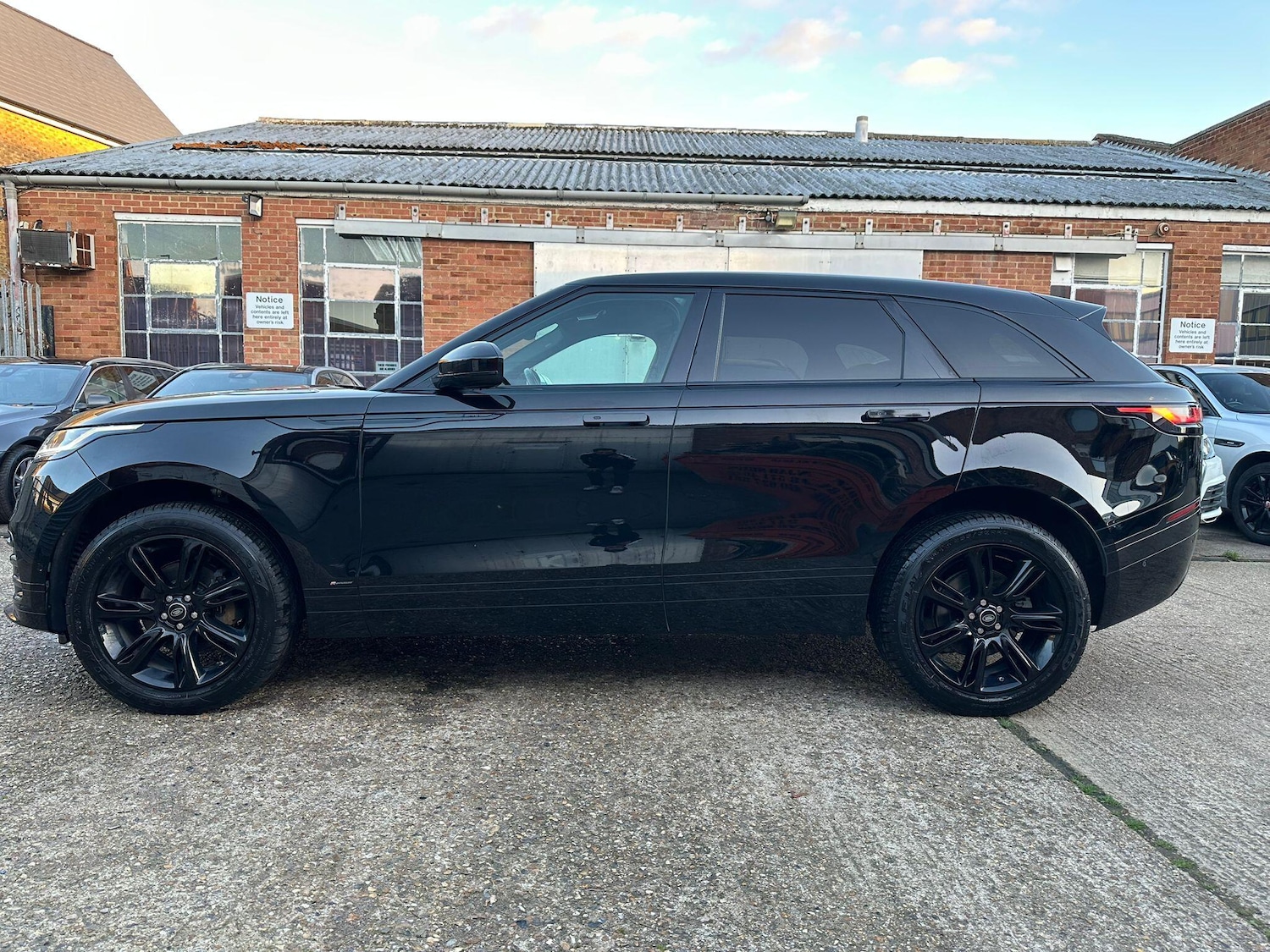 Used Land Rover Range Rover Velar 2018 for sale - 76522299: Photo 12
