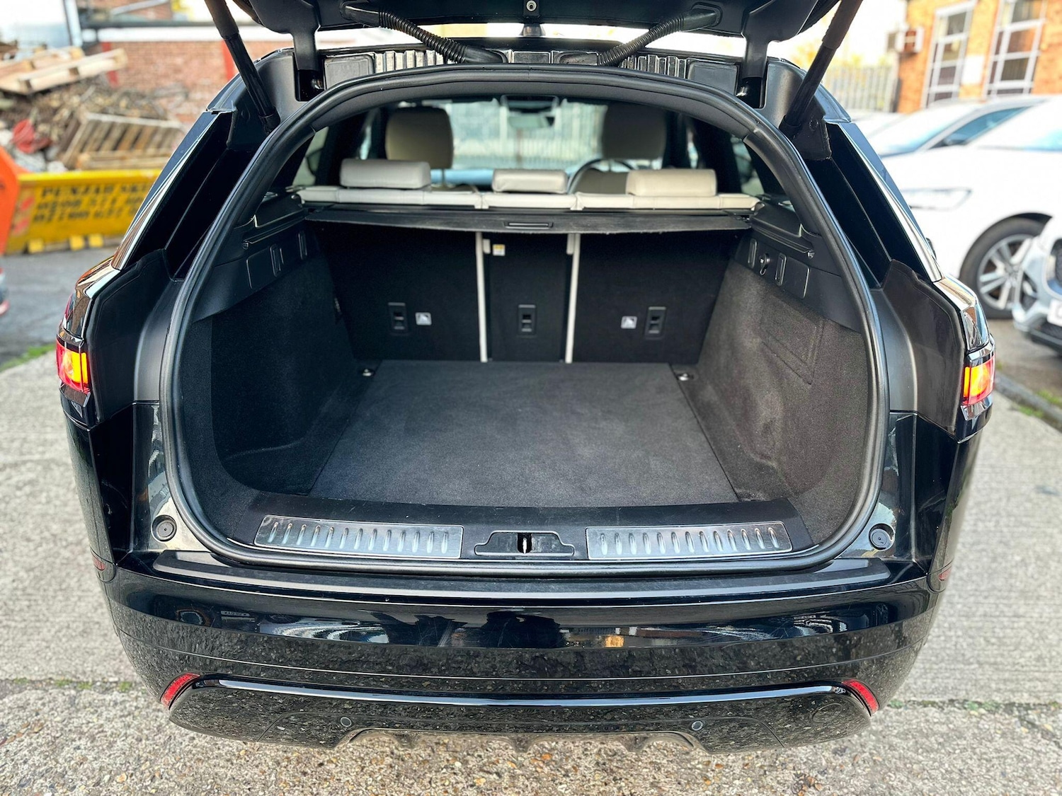 Used Land Rover Range Rover Velar 2018 for sale - 76522299: Photo 13