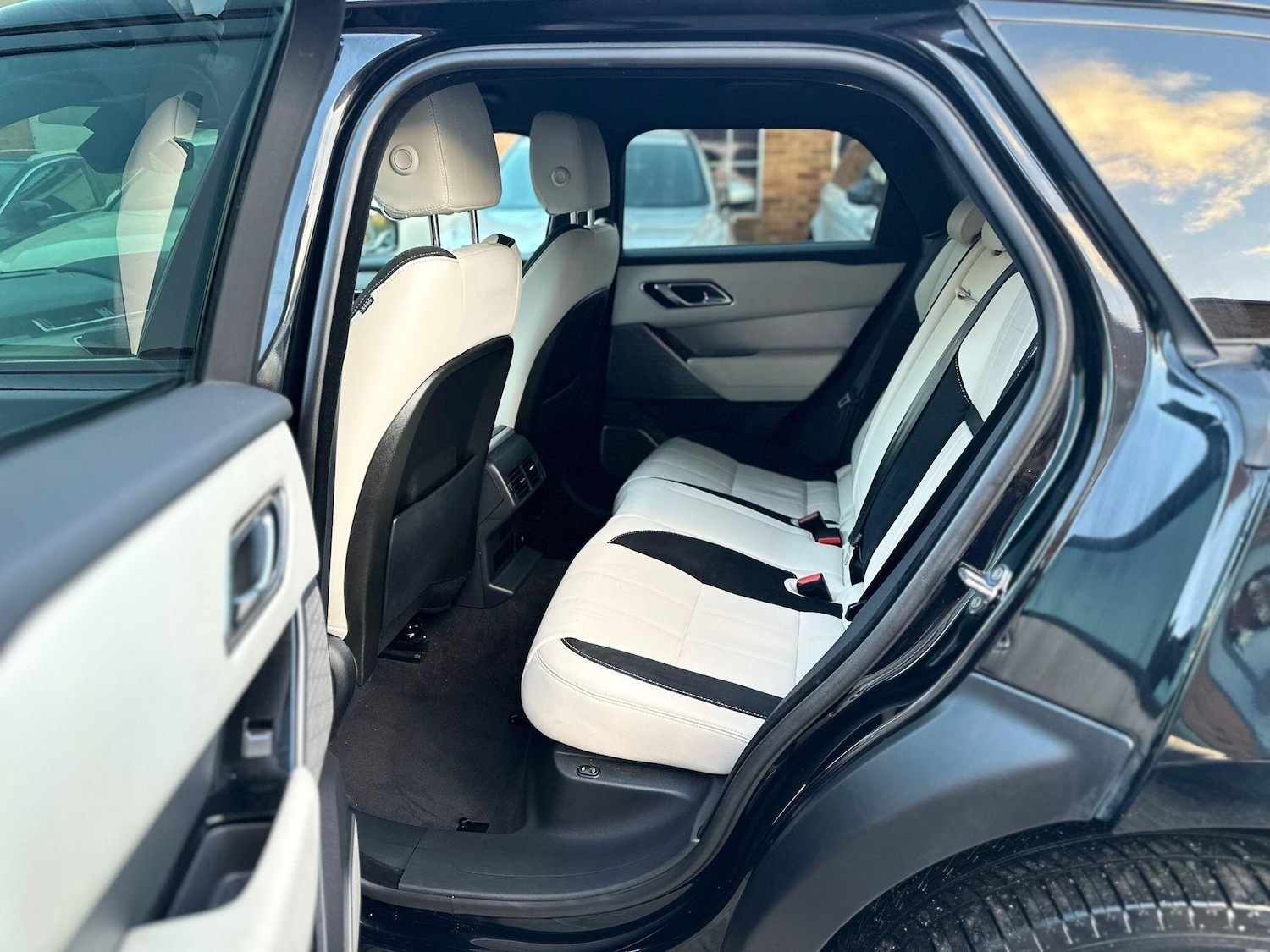 Used Land Rover Range Rover Velar 2018 for sale - 76522299: Photo 15