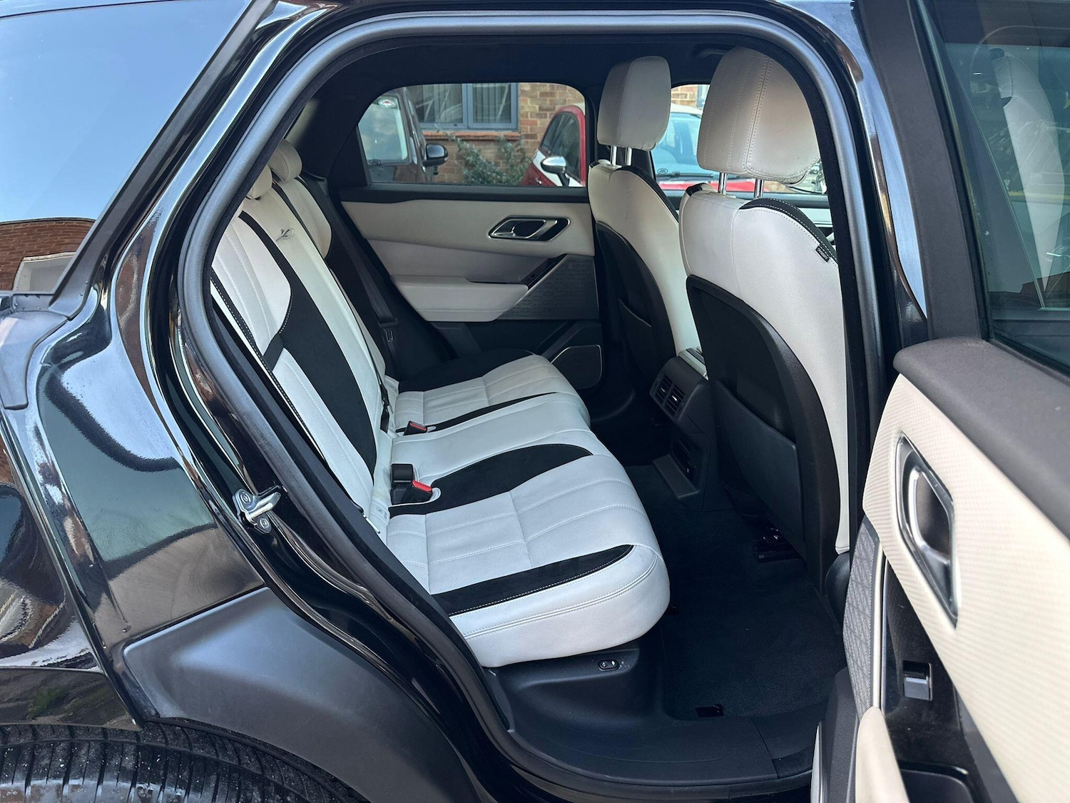 Used Land Rover Range Rover Velar 2018 for sale - 76522299: Photo 16