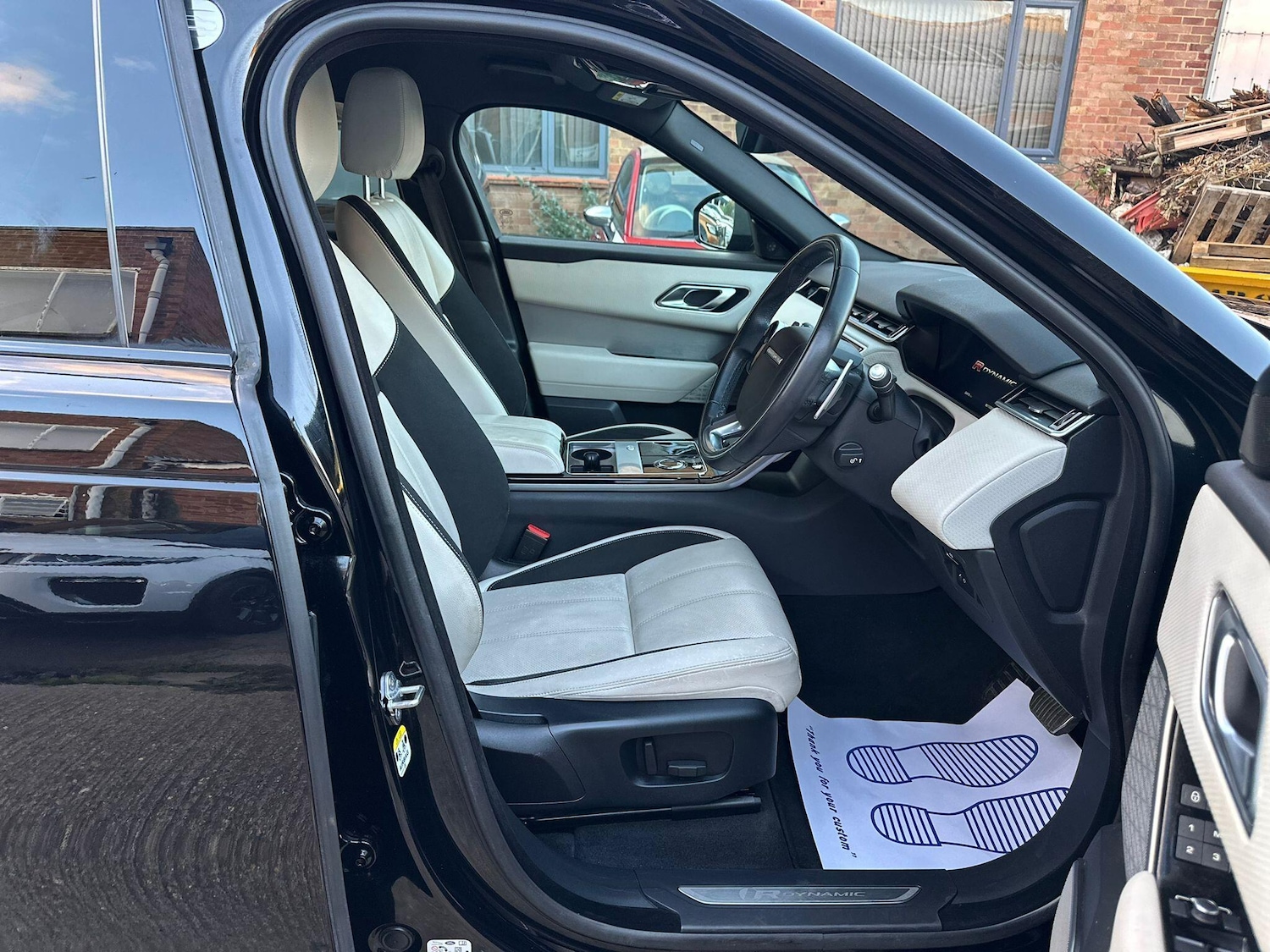 Used Land Rover Range Rover Velar 2018 for sale - 76522299: Photo 17