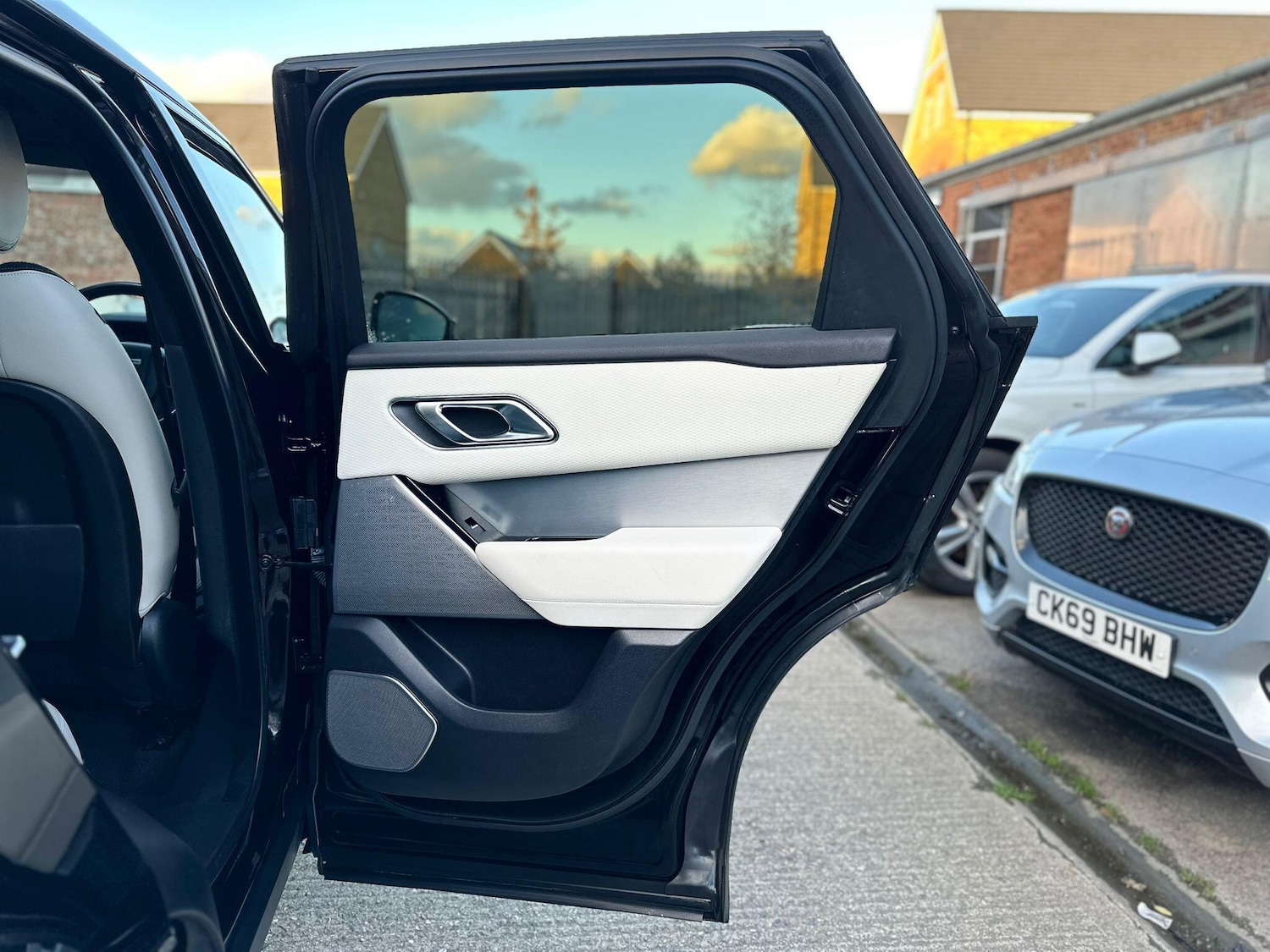 Used Land Rover Range Rover Velar 2018 for sale - 76522299: Photo 45