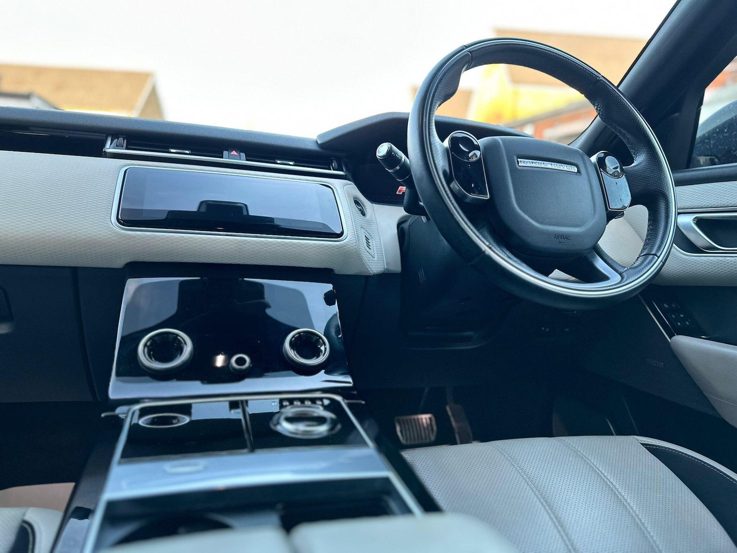 Used Land Rover Range Rover Velar 2018 for sale - 76522299: Photo 48