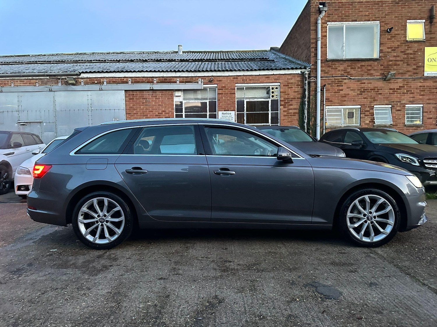 Used Audi A4 Avant 2019 for sale - 76942475: Photo 11
