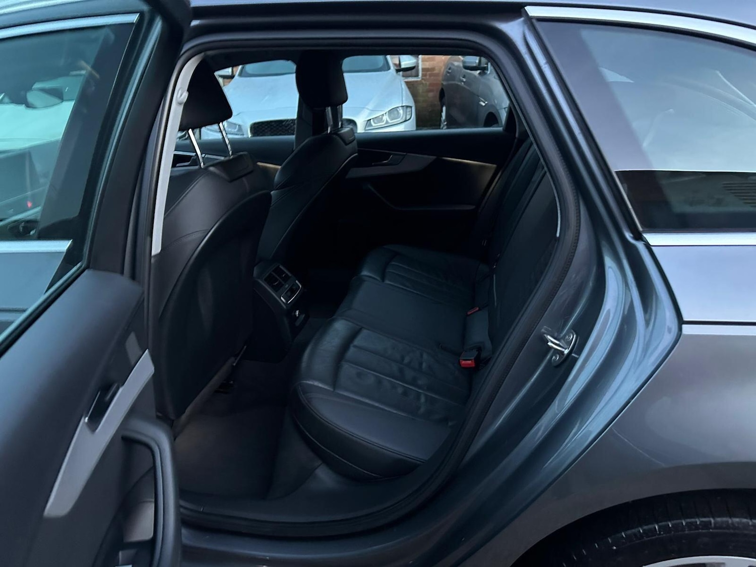 Used Audi A4 Avant 2019 for sale - 76942475: Photo 15