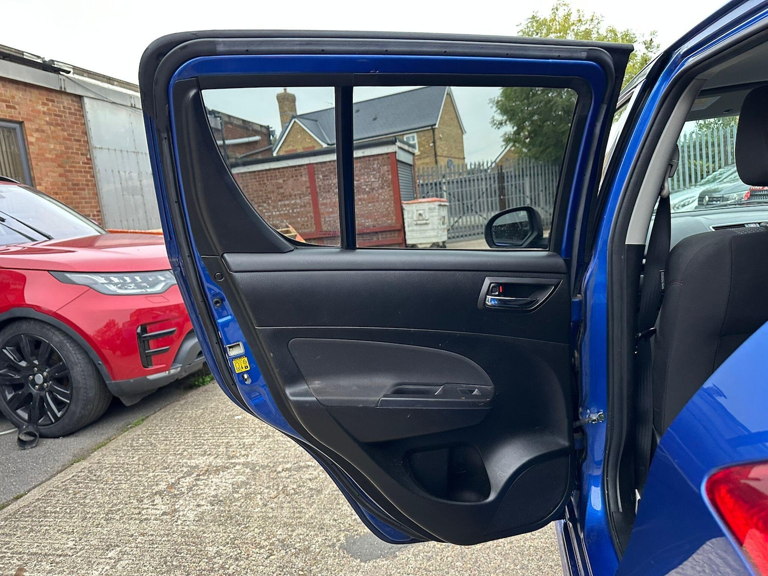 Used Suzuki Swift 2014 for sale - 76122043: Photo 34