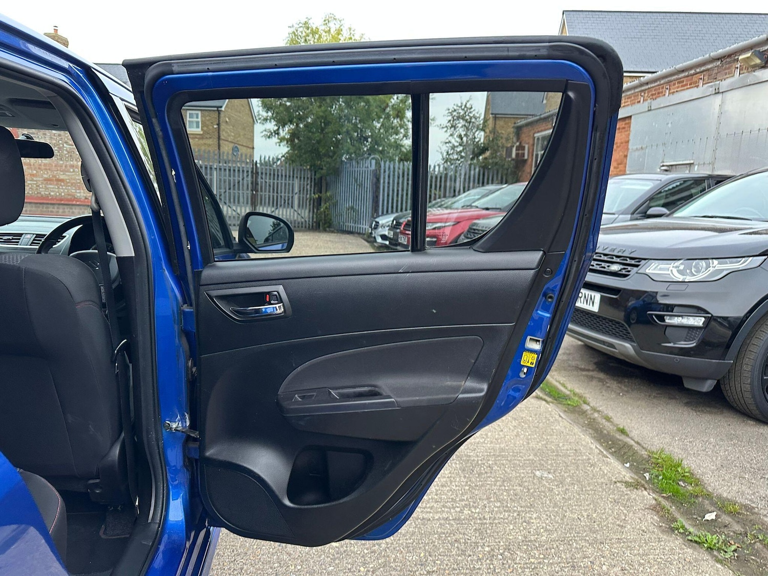 Used Suzuki Swift 2014 for sale - 76122043: Photo 37