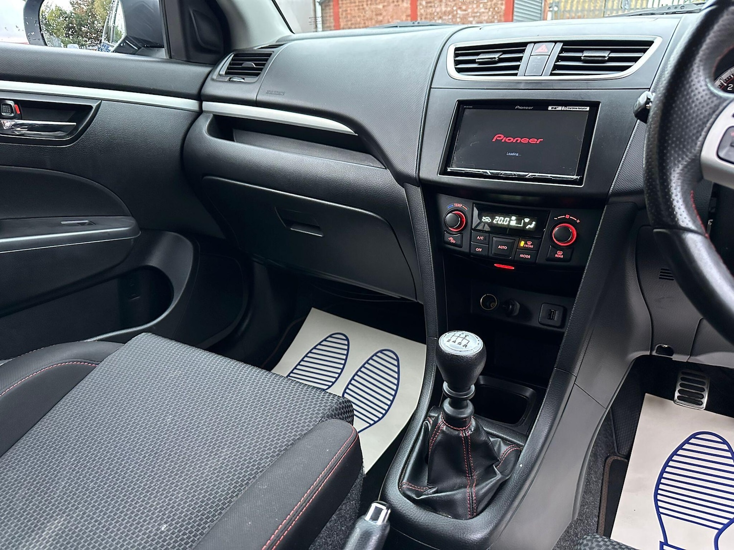 Used Suzuki Swift 2014 for sale - 76122043: Photo 41