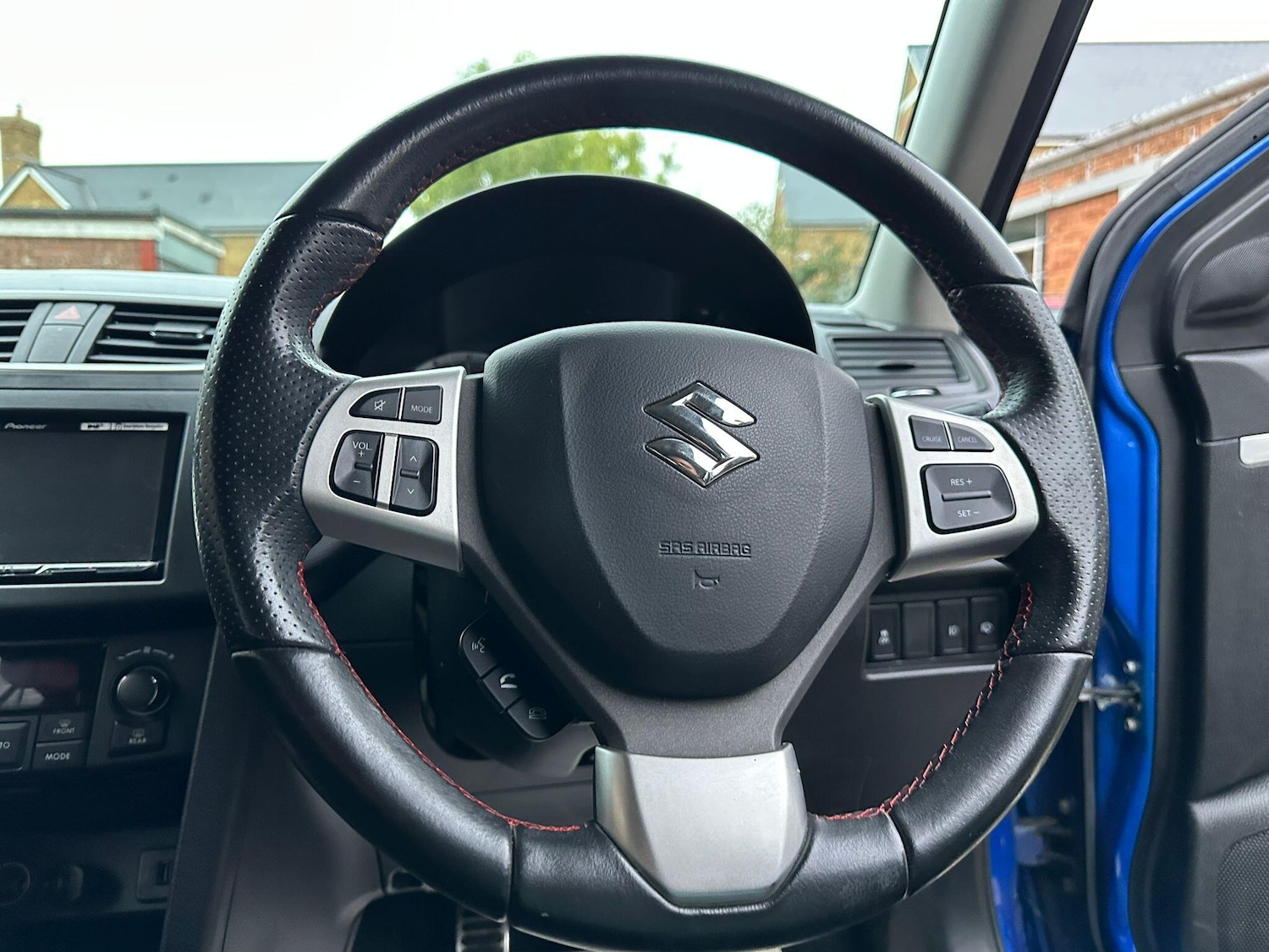 Used Suzuki Swift 2014 for sale - 76122043: Photo 44