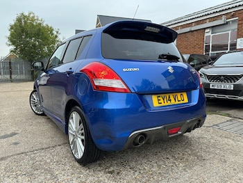 Used Suzuki Swift 2014 for sale - 76122043: Photo 4