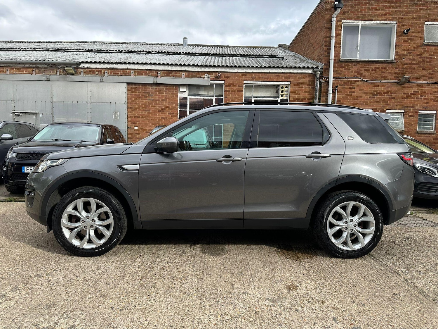 Used Land Rover Discovery Sport 2016 for sale - 76952894: Photo 12