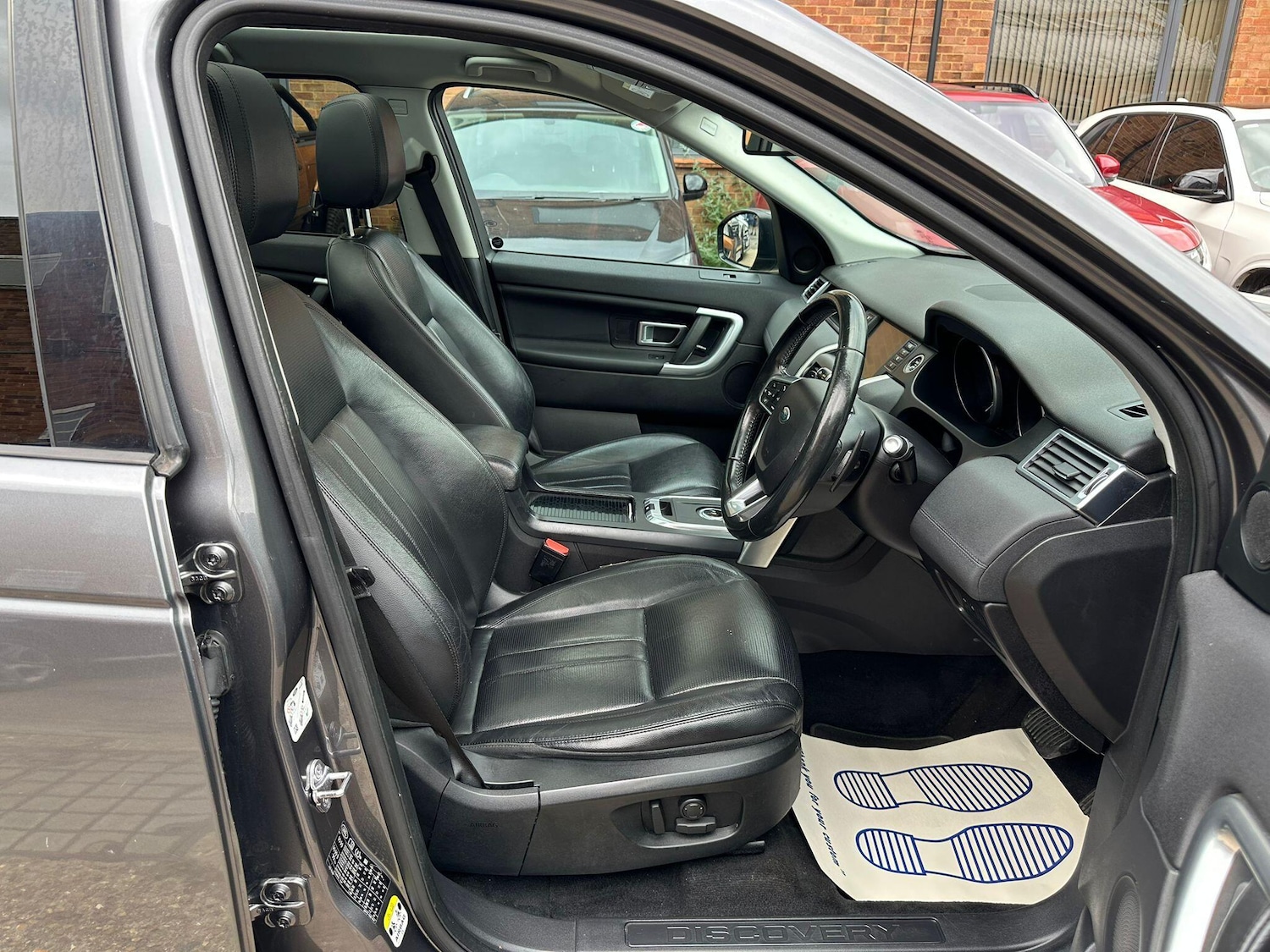 Used Land Rover Discovery Sport 2016 for sale - 76952894: Photo 17