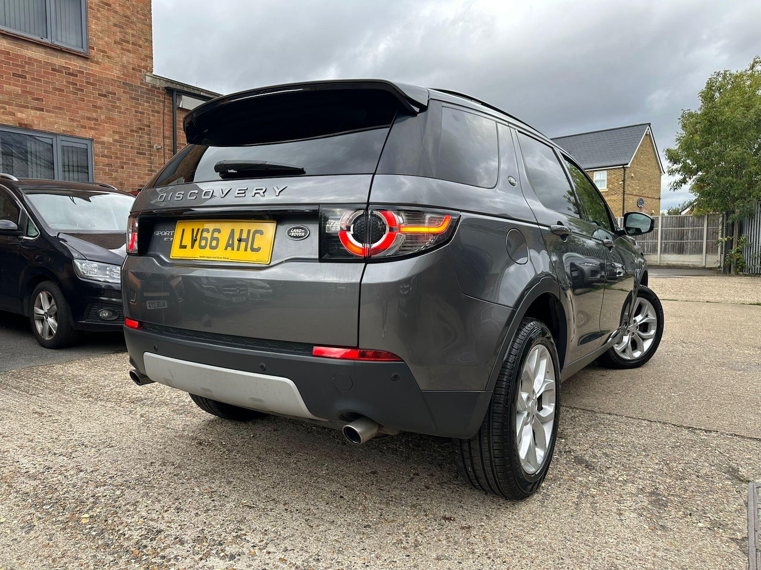 Used Land Rover Discovery Sport 2016 for sale - 76952894: Photo 21