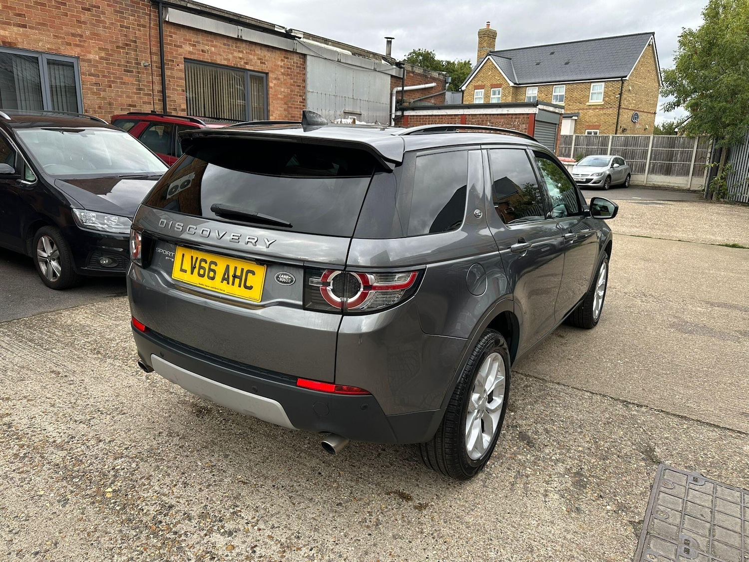 Used Land Rover Discovery Sport 2016 for sale - 76952894: Photo 25