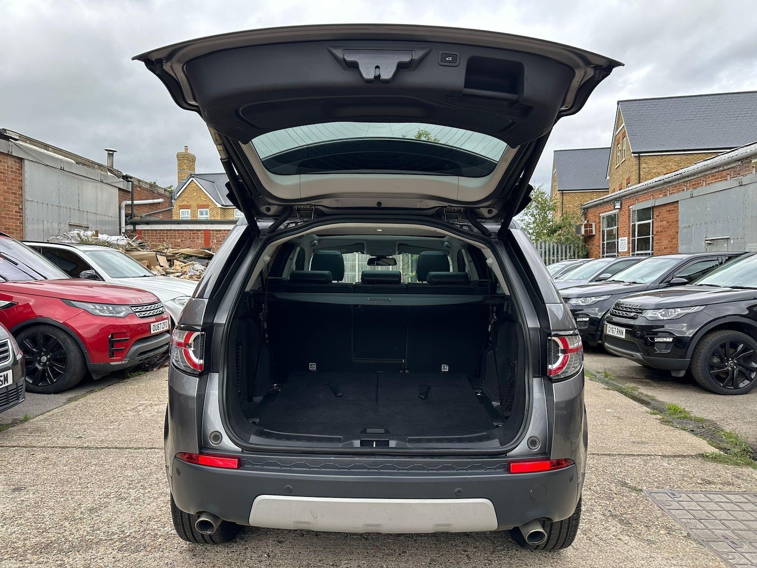 Used Land Rover Discovery Sport 2016 for sale - 76952894: Photo 36