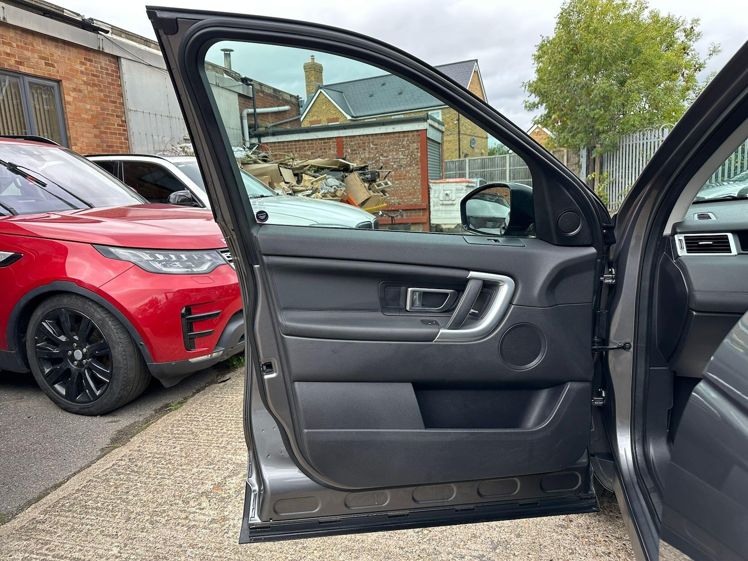 Used Land Rover Discovery Sport 2016 for sale - 76952894: Photo 37