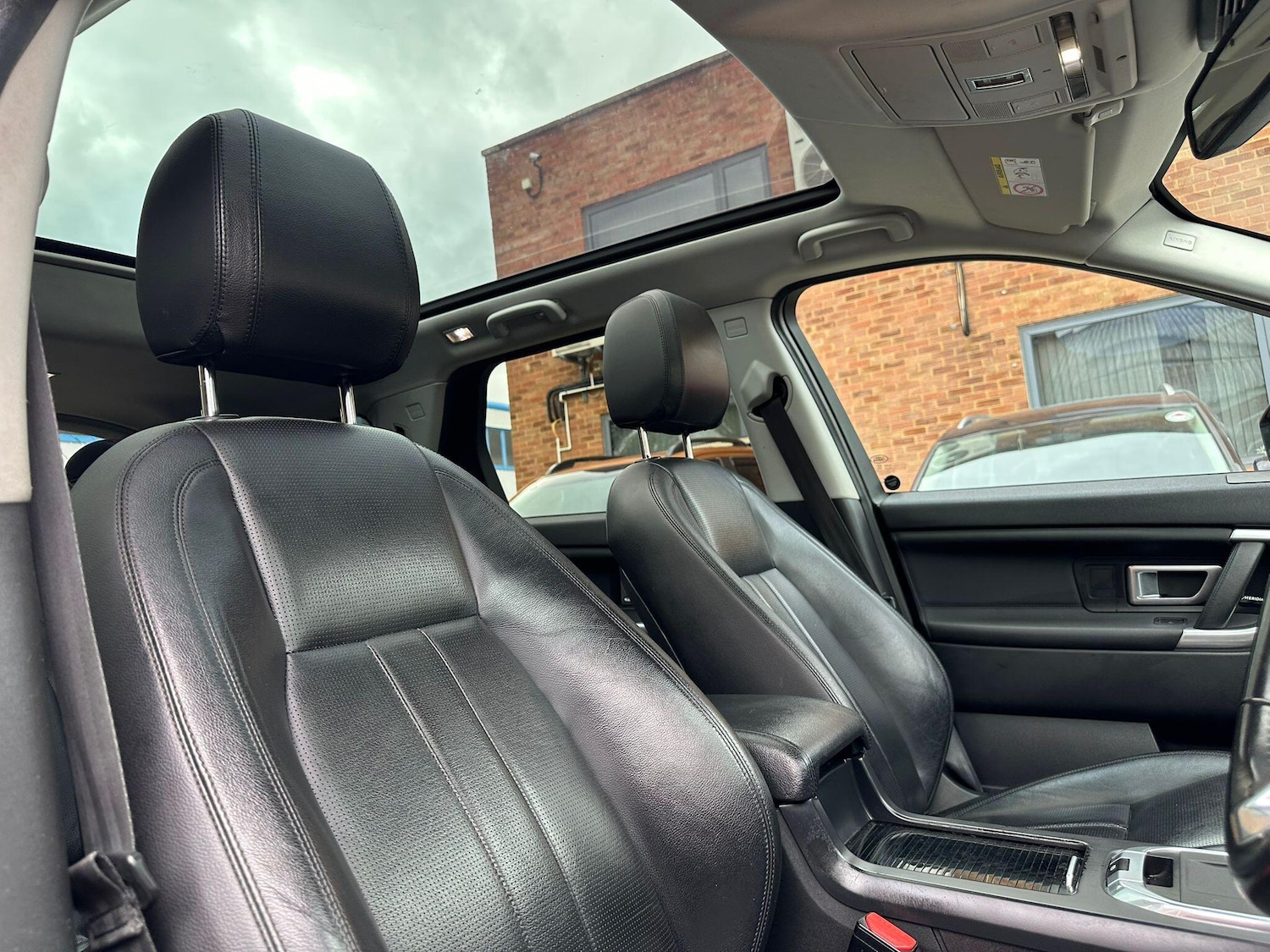 Used Land Rover Discovery Sport 2016 for sale - 76952894: Photo 42