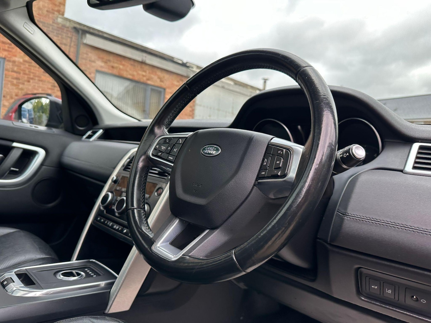 Used Land Rover Discovery Sport 2016 for sale - 76952894: Photo 43