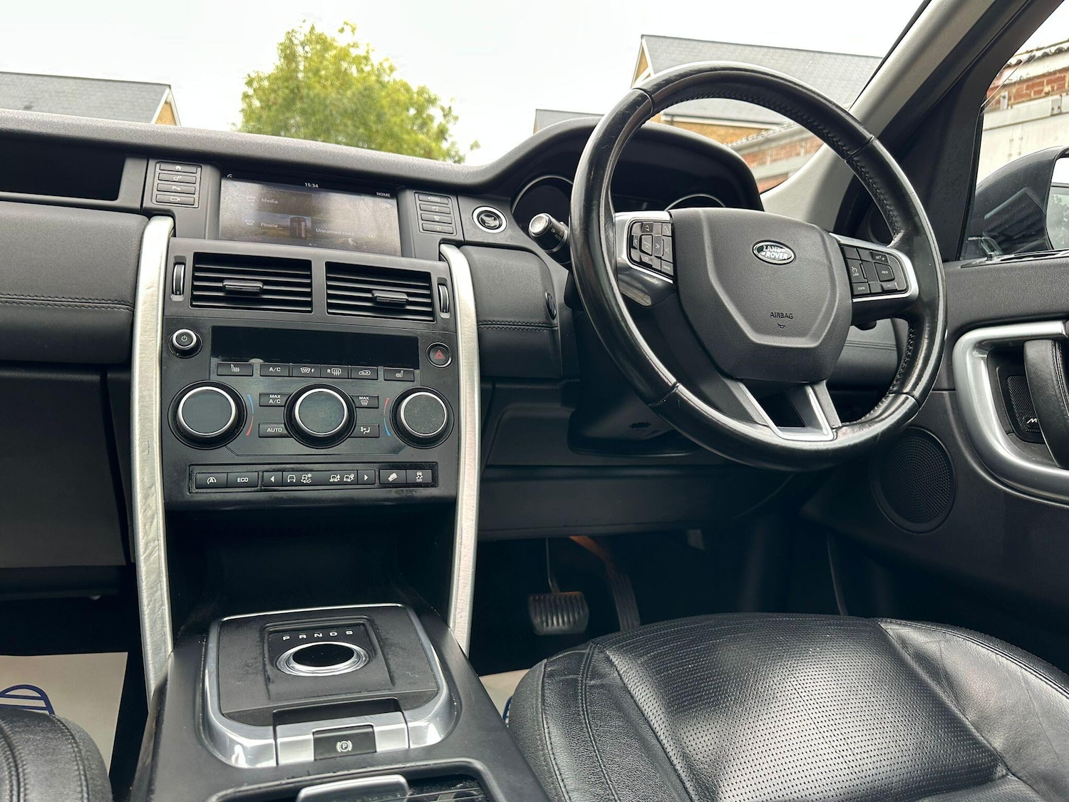 Used Land Rover Discovery Sport 2016 for sale - 76952894: Photo 44