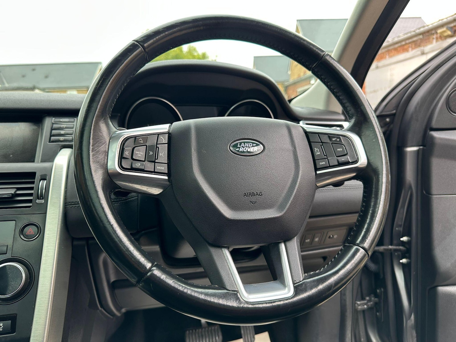 Used Land Rover Discovery Sport 2016 for sale - 76952894: Photo 52