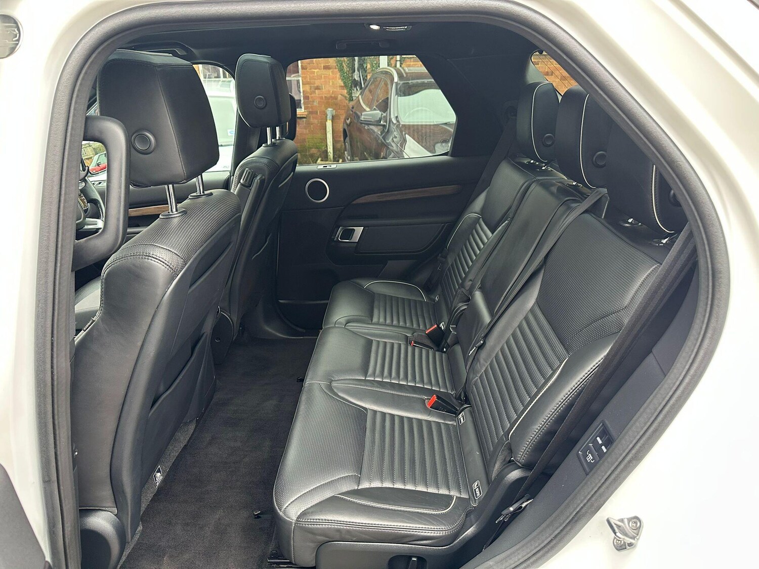 Used Land Rover Discovery 2018 for sale - 77633238: Photo 15