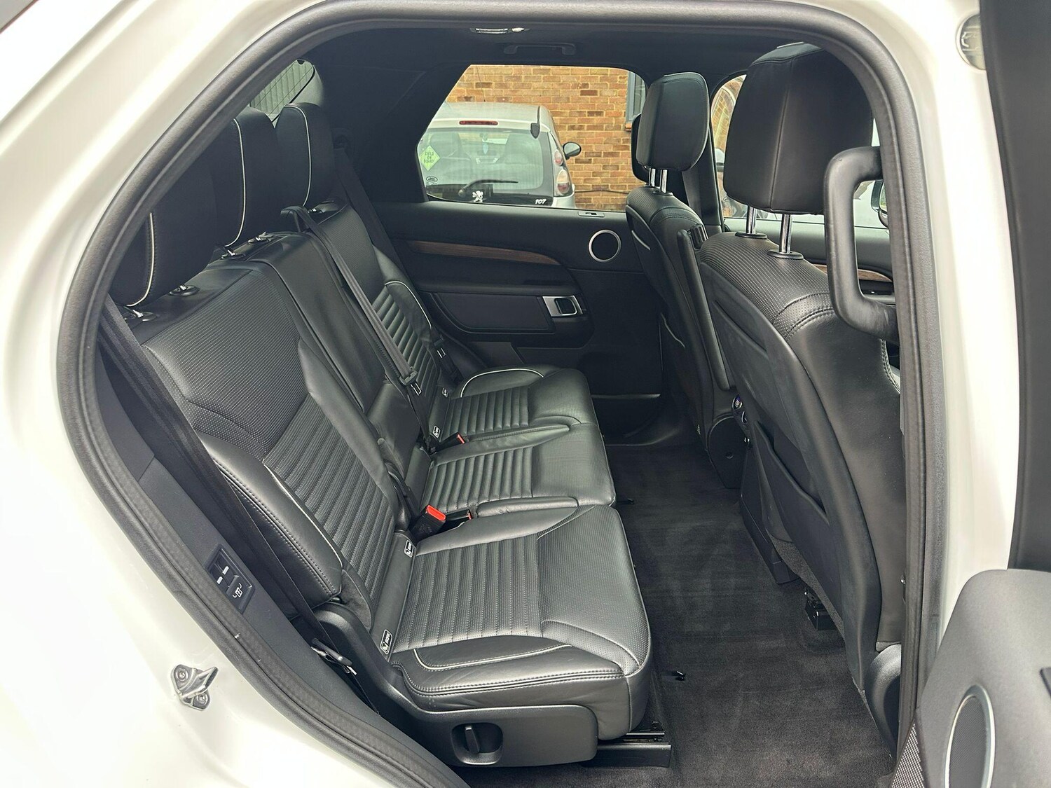 Used Land Rover Discovery 2018 for sale - 77633238: Photo 16