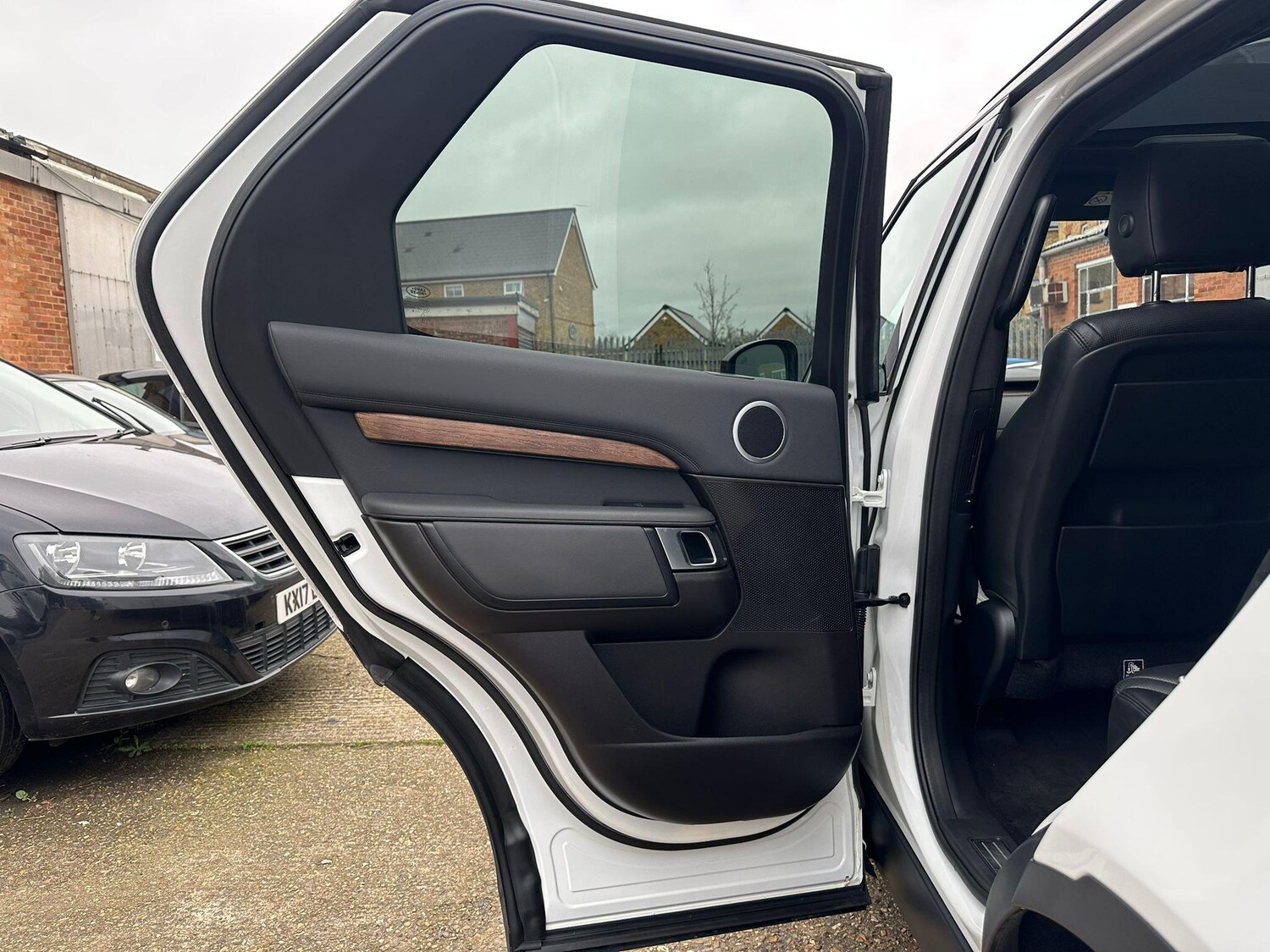 Used Land Rover Discovery 2018 for sale - 77633238: Photo 39