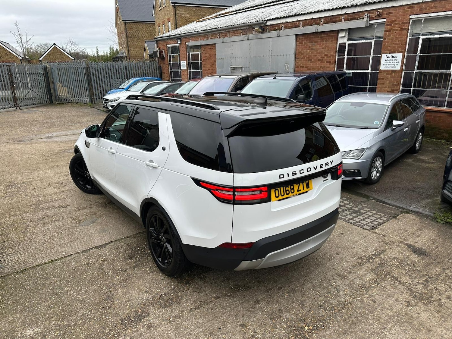 Used Land Rover Discovery 2018 for sale - 77633238: Photo 4