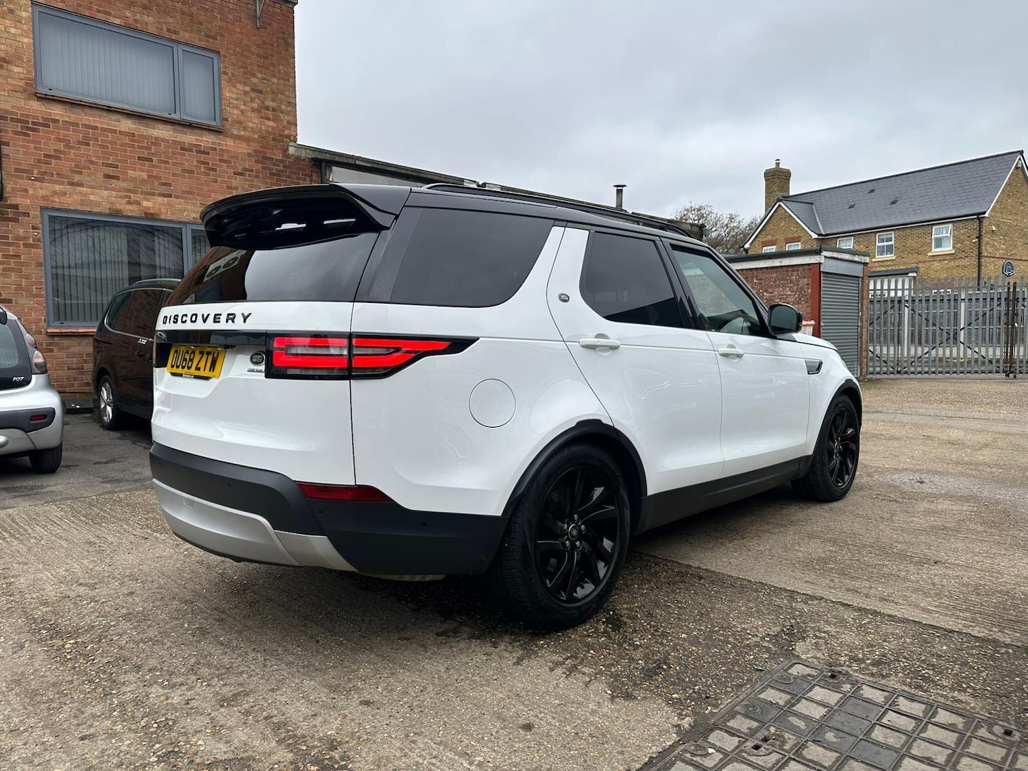 Used Land Rover Discovery 2018 for sale - 77633238: Photo 9