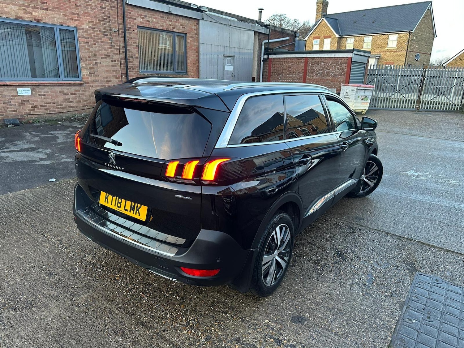 Used Peugeot 5008 2018 for sale - 77229726: Photo 3