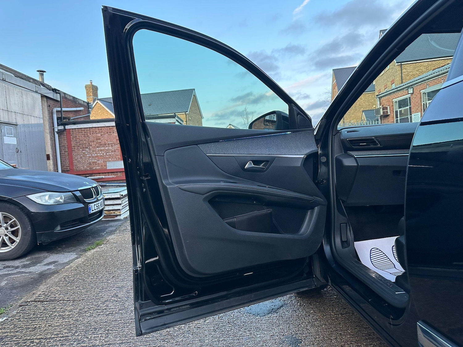 Used Peugeot 5008 2018 for sale - 77229726: Photo 39