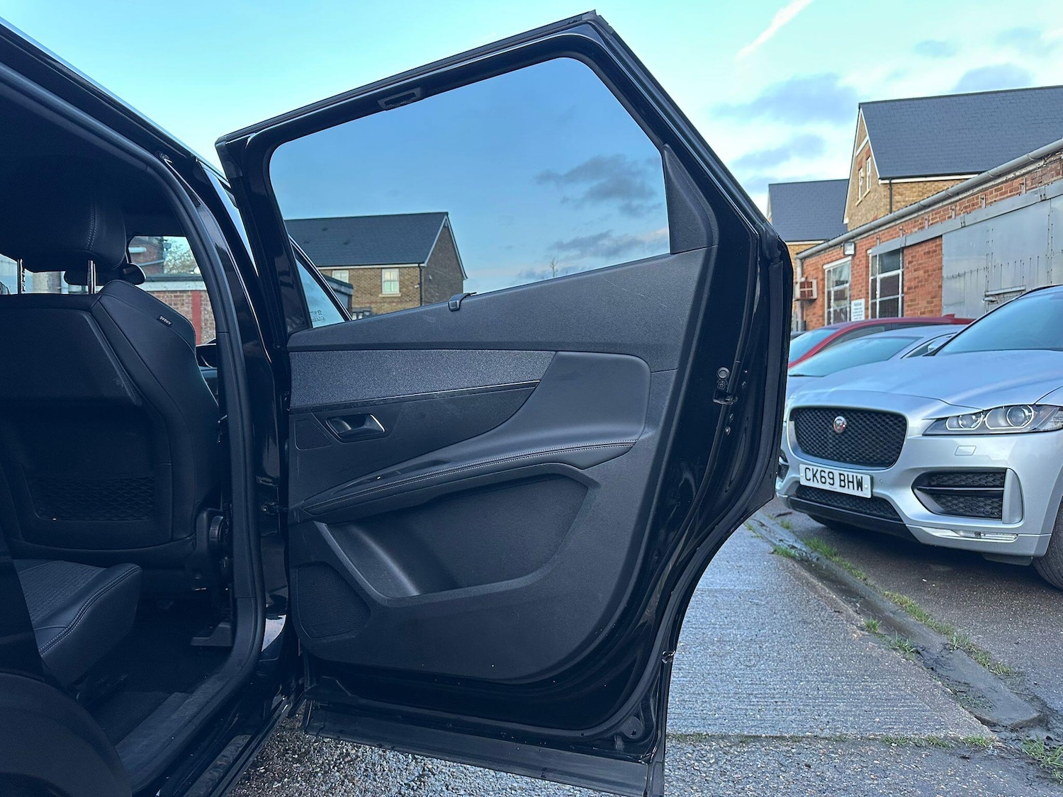 Used Peugeot 5008 2018 for sale - 77229726: Photo 43