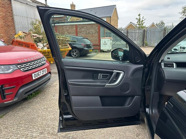 Used Land Rover Discovery Sport 2018 for sale - 76239309: Photo 38