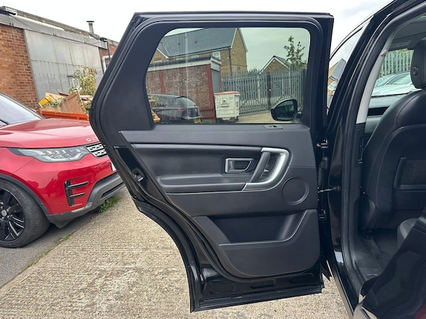 Used Land Rover Discovery Sport 2018 for sale - 76239309: Photo 40