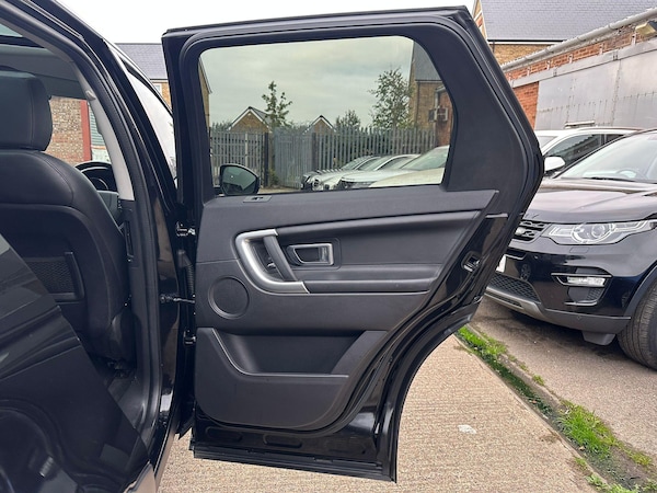 Used Land Rover Discovery Sport 2018 for sale - 76239309: Photo 42