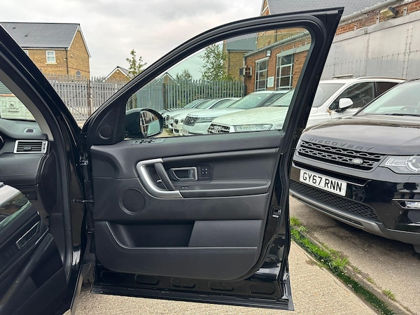 Used Land Rover Discovery Sport 2018 for sale - 76239309: Photo 44