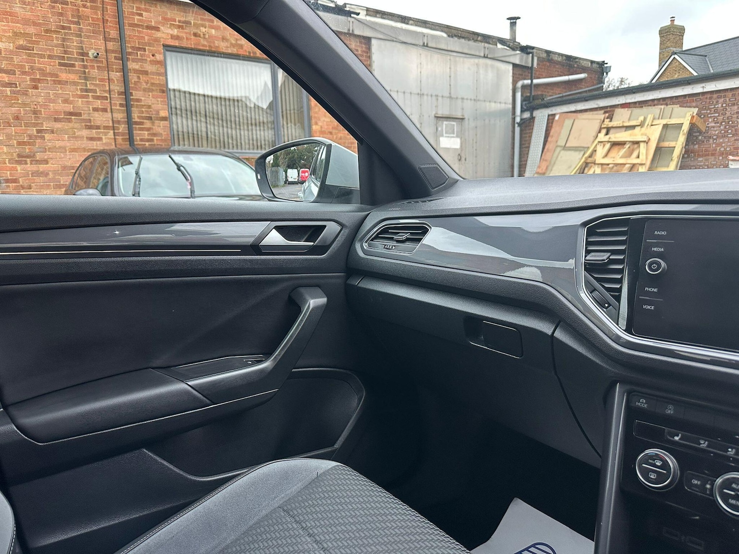 Used Volkswagen T-Roc 2020 for sale - 77156769: Photo 59