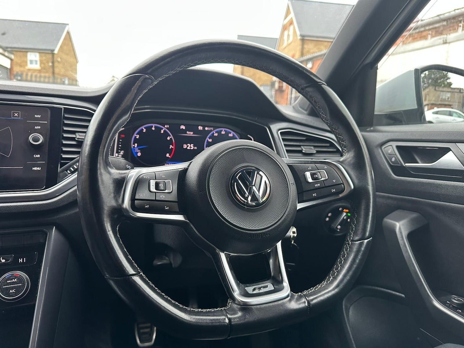 Used Volkswagen T-Roc 2020 for sale - 77156769: Photo 61